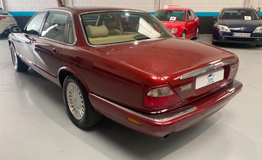 JAGUAR Xj8 3.200