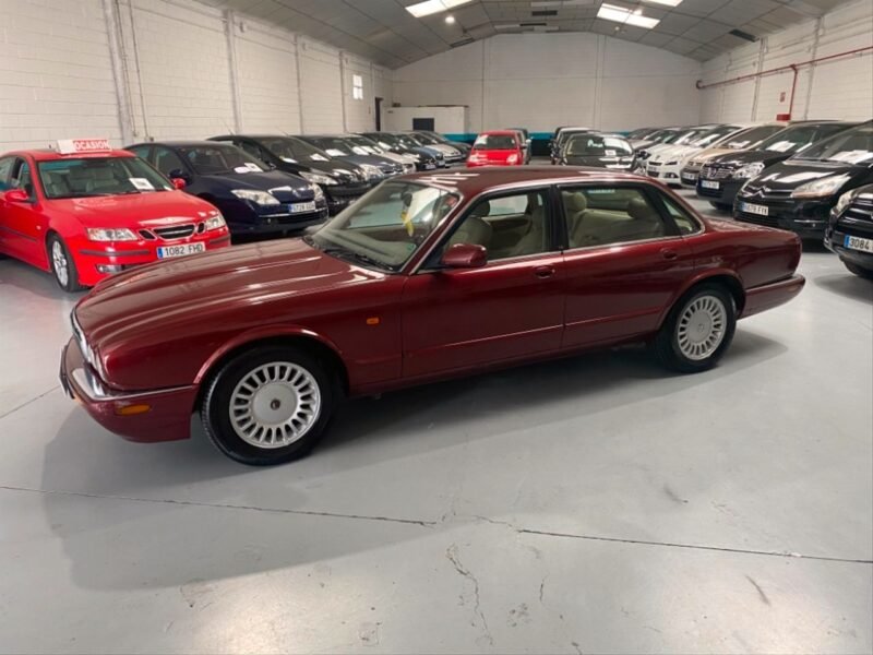 JAGUAR Xj8 3.200