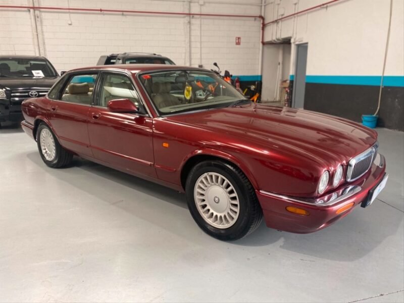 JAGUAR Xj8 3.200