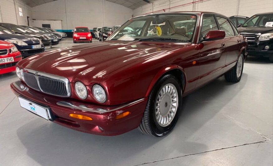 JAGUAR Xj8 3.200