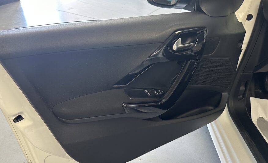 PEUGEOT 208 5p ALLURE 1.2 VTI 82