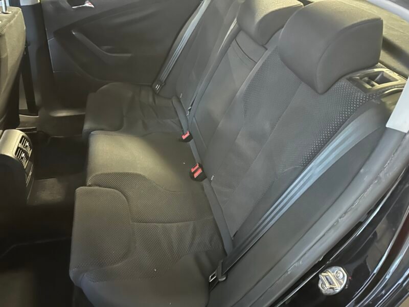 VOLKSWAGEN Passat 2.0tdi