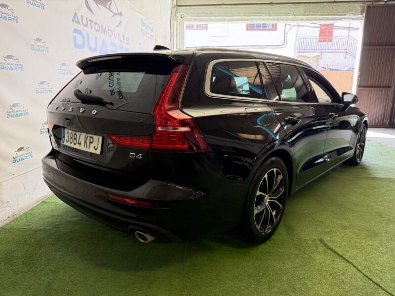 VOLVO V60 D4
