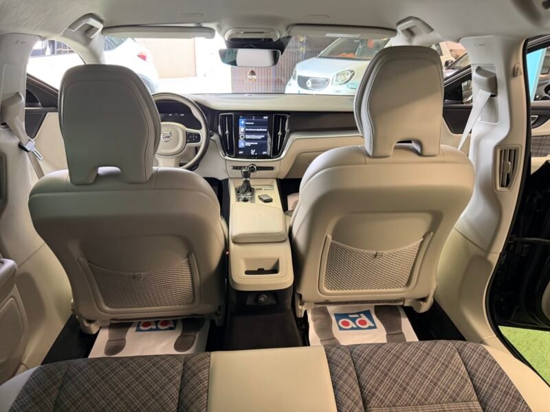 VOLVO V60 D4