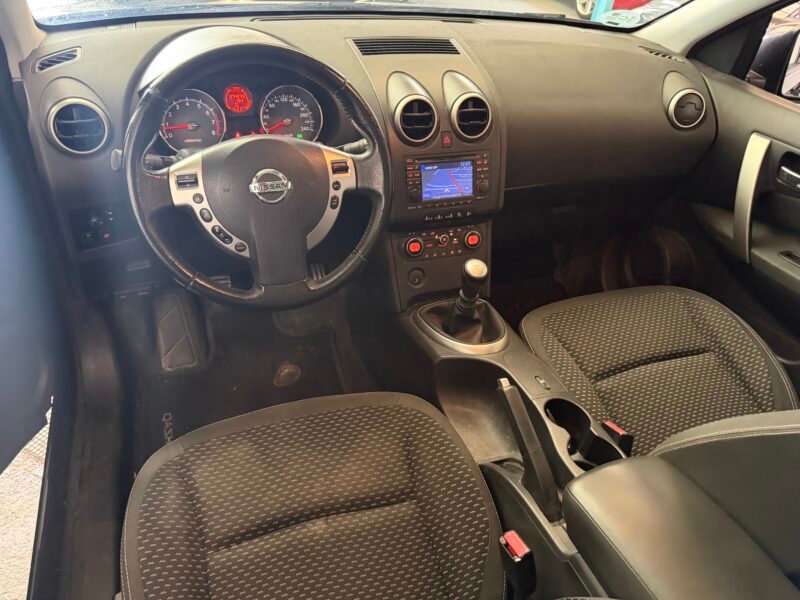 NISSAN Qasqay +2 2.0 4×2